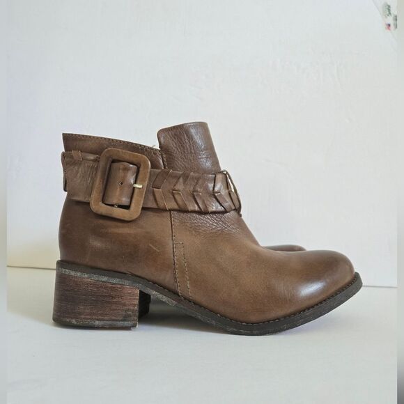 Antelope Western Buckle Leather Taupe Ankle Boots Booties Size 7 - Picture 1 of 11